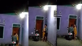 Bokep Smp Bocil Ngintip Tetanga Lagi Sepi Depan Cipokan Di Body mobil nikmat muncrat