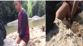 Bokep Smp Abg Bocil Ngewe Di Air Lagi Sambil Curug nekat Om gede hot